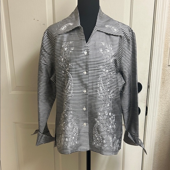 SilkLand Tops - SILKLAND Black/White Checkered Button-Up XL Blouse Bead design, 100% Silk, EUC